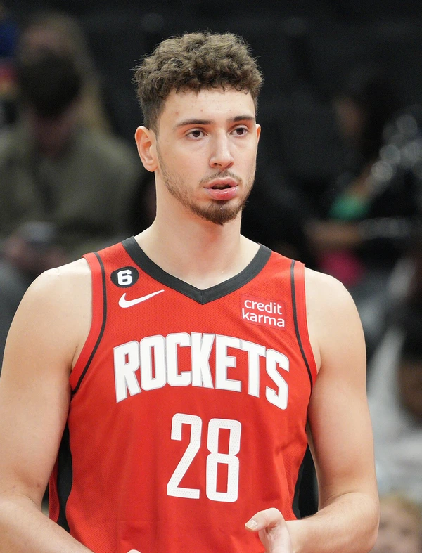 Alperen Şengün, con la camiseta de los Houston Rockets, en un partido de 2023