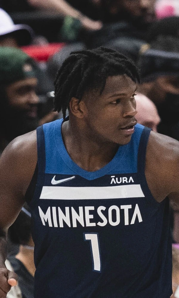 Anthony Edwards, con la camiseta de los Minnesota Timberwolves, en un partido ante los Wizards en Washington en 2021