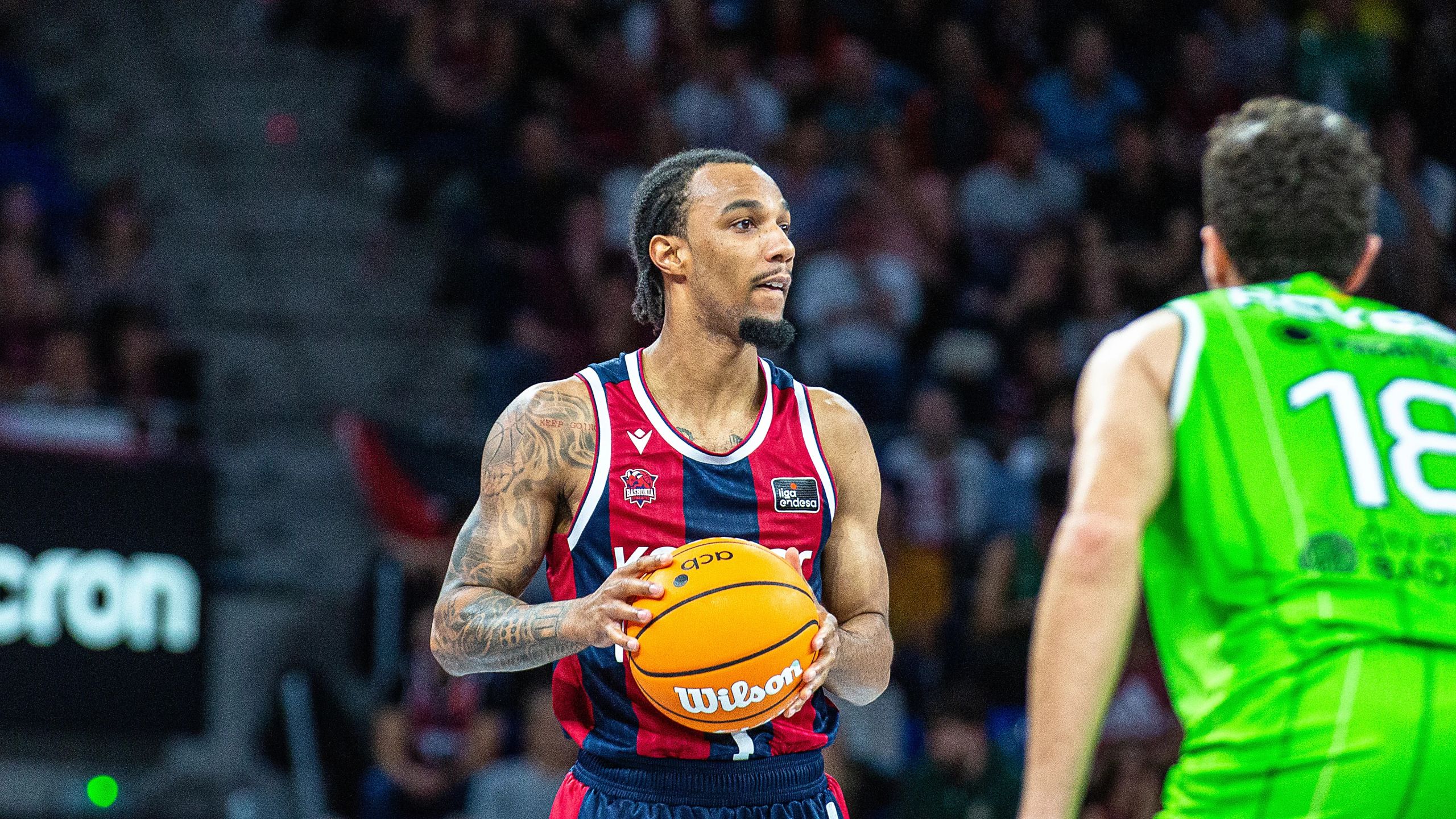 AJ Lawson, jugador del Kosner Baskonia con el dorsal 1, en un partido de la Liga Endesa 2026-27