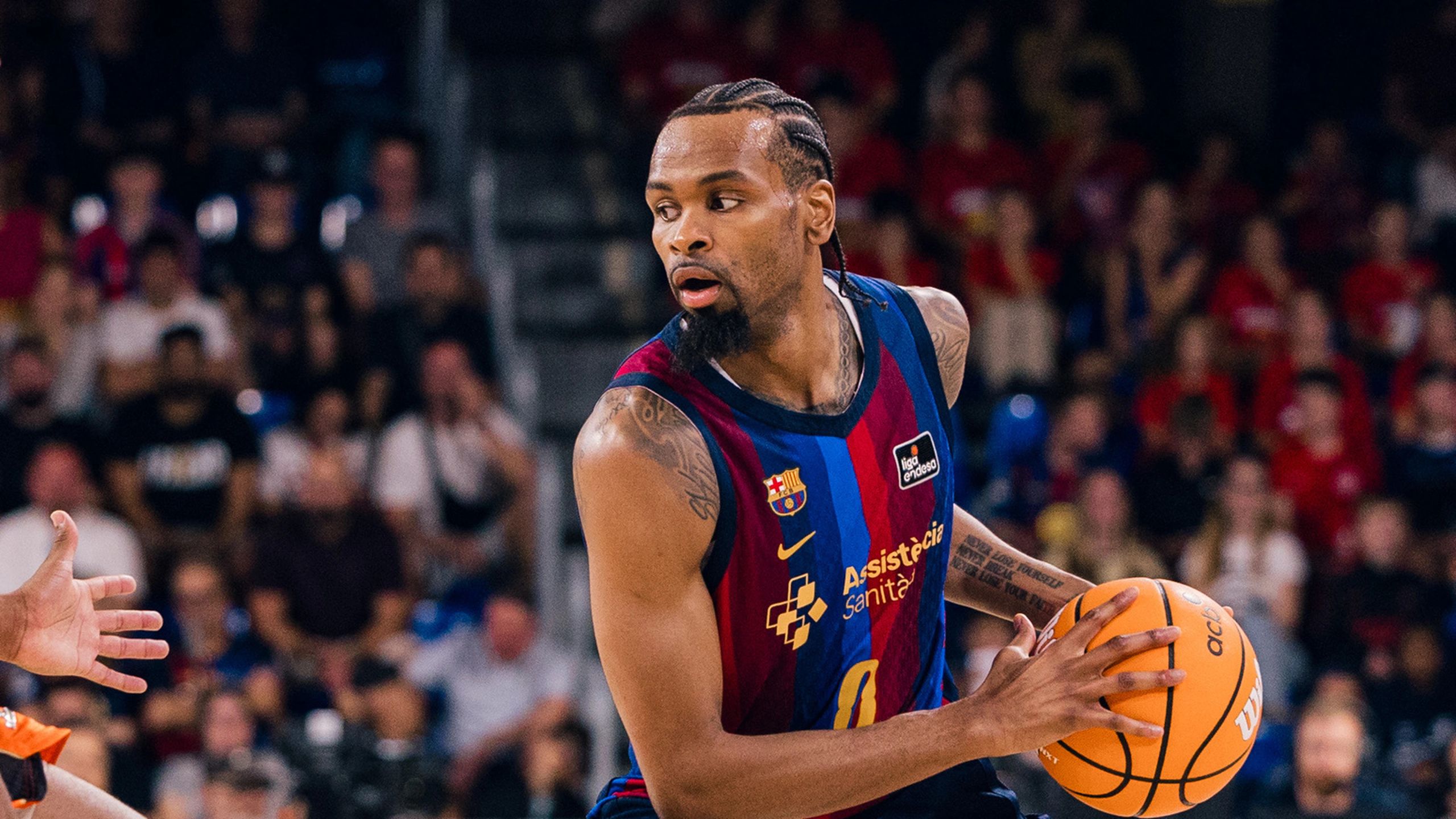 Kevin Punter, dorsal 0 del Barça, con el balón en un partido de la Liga Endesa en el Palau Blaugrana