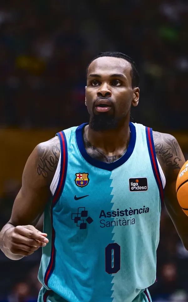 Kevin Punter, escolta del Barça, con el balón en la Supercopa Endesa 2026