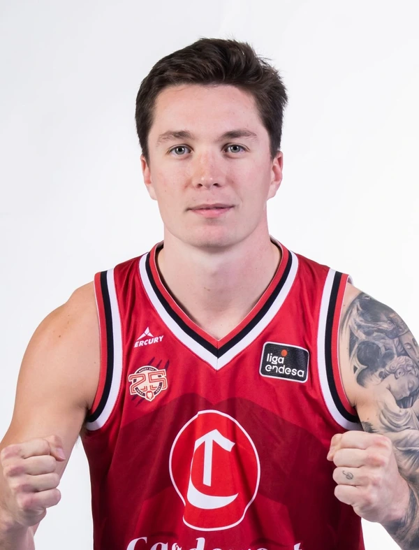 Justin Jaworski, dorsal 11 del Casademont Zaragoza, en la sesión de fotos oficial de la temporada 2026-27