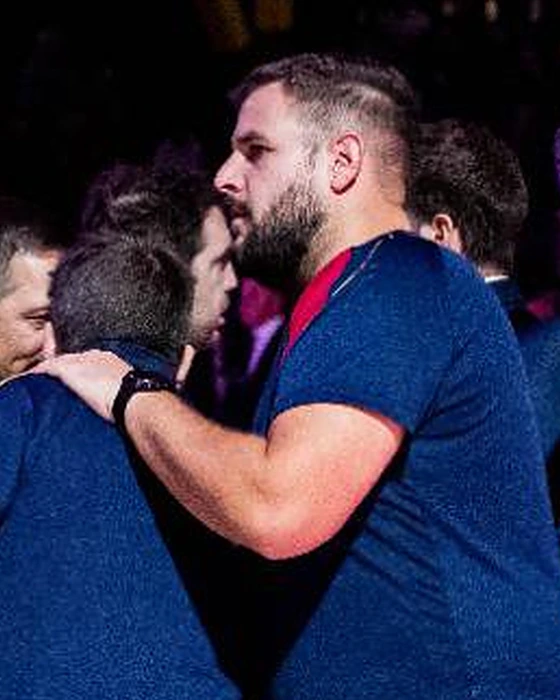 El cuerpo técnico del Barça hace piña en la pista del Palau Blaugrana antes de un partido