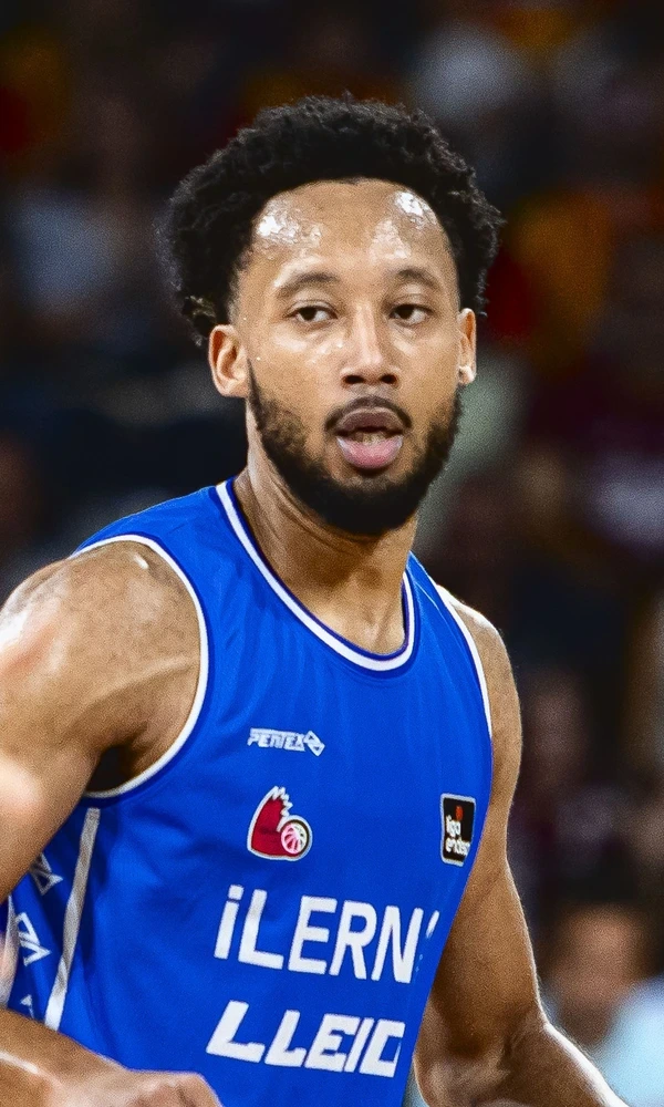 Darius McGhee, dorsal 0 del iLERNA Lleida, en el partido ante el Recoletas Salud San Pablo Burgos de la jornada 2 de la Liga Endesa