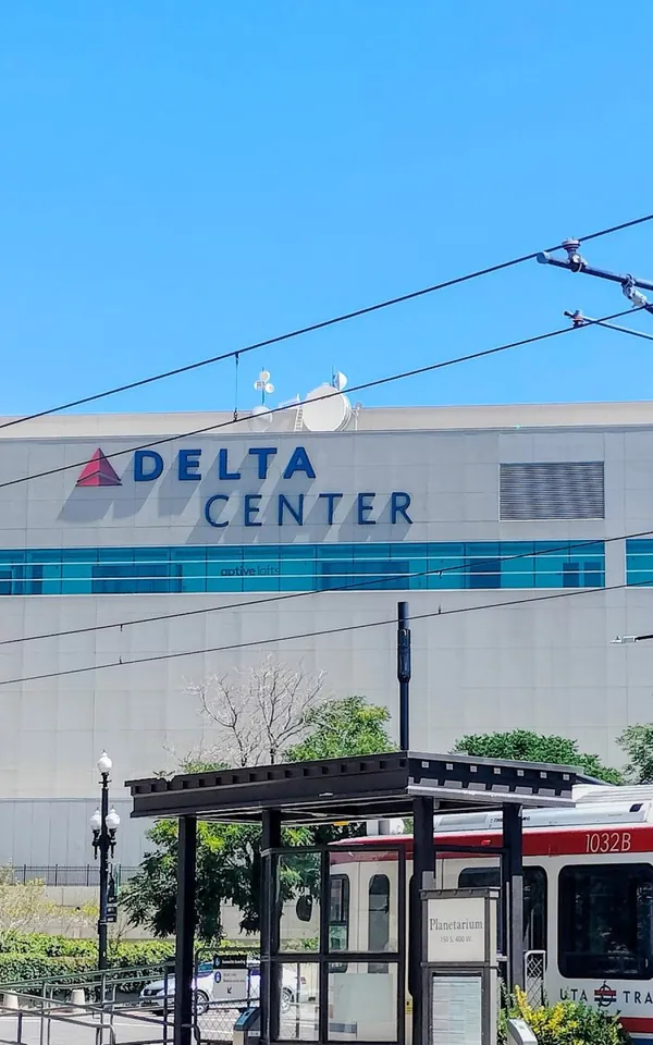 Delta Center de Salt Lake City, pabellón del Utah Jazz, donde Darryn Peterson anotó 23 puntos ante los Nuggets