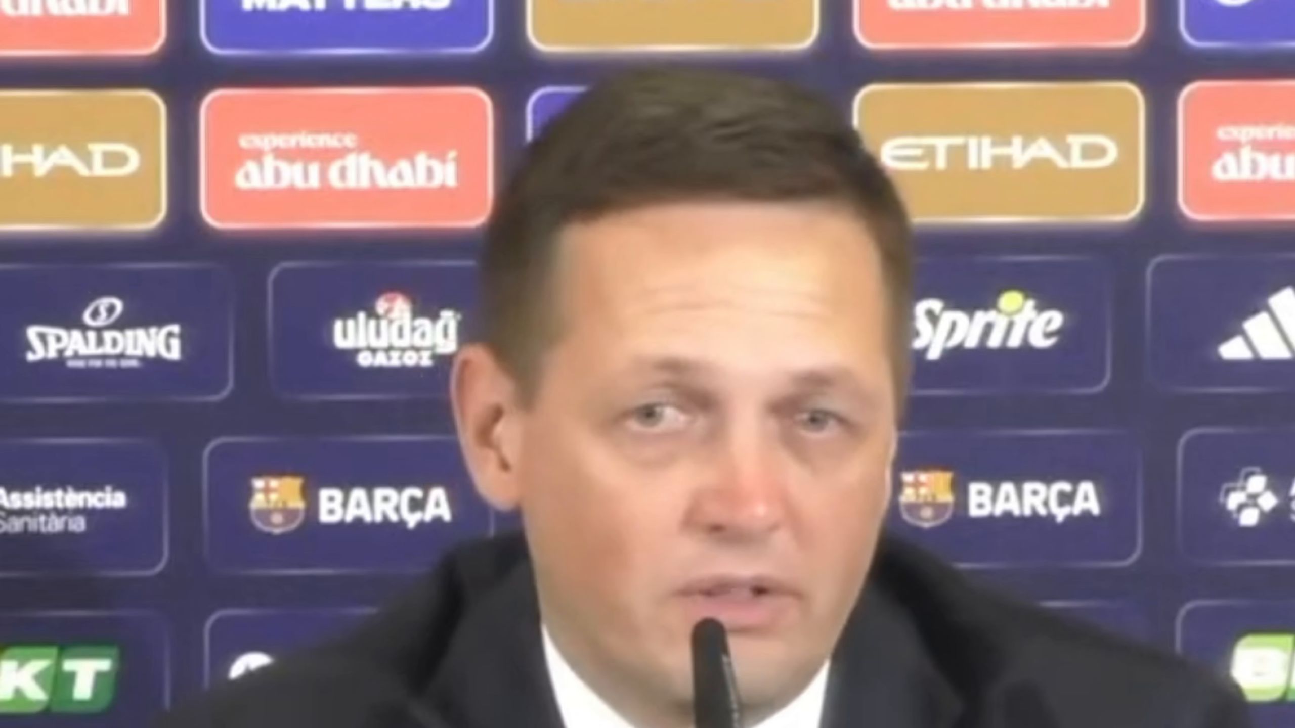 Aleksander Sekulić, entrenador del Barça, en la rueda de prensa del Palau Blaugrana tras el Barça-Olympiacos de la sexta jornada de la Euroliga
