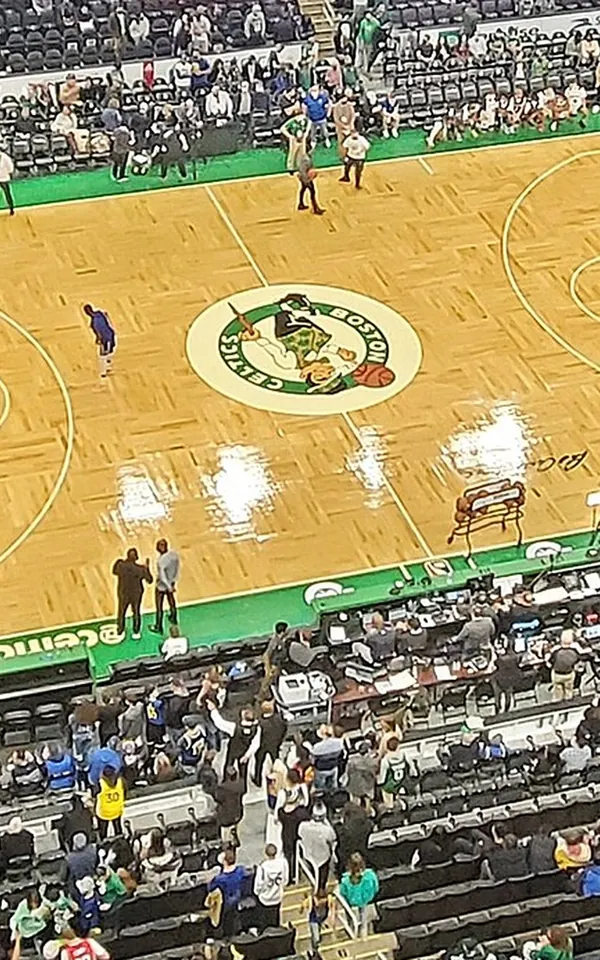 Hugo González y los Celtics: la pista del TD Garden, casa de los Boston Celtics, en un partido de diciembre de 2021