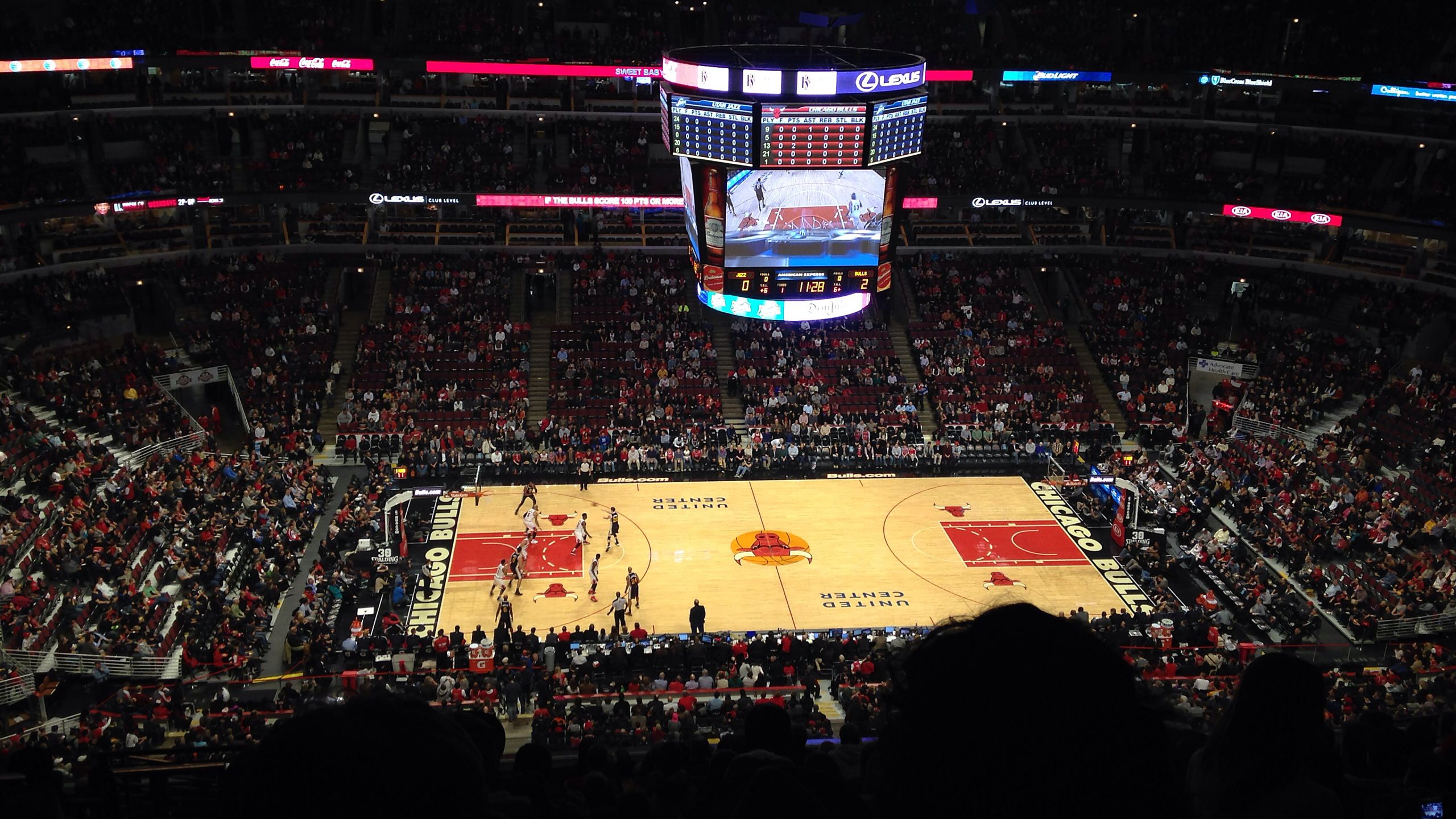 Interior del United Center, pabellón de los Chicago Bulls, nuevo equipo de Jordan Hawkins, durante un partido en 2013