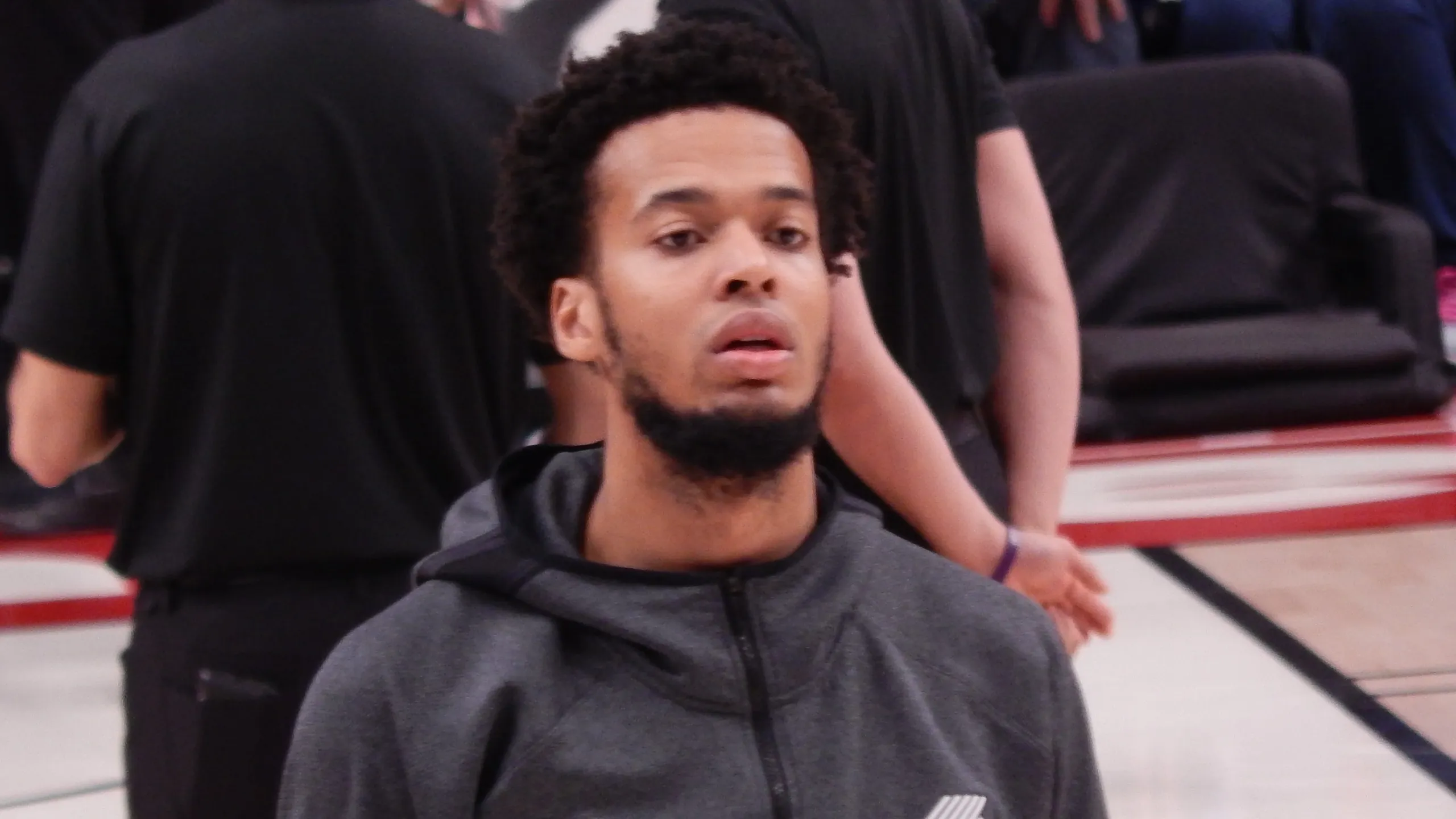 Labissiere Wizards: Skal Labissiere en el calentamiento de un partido NBA (2020)