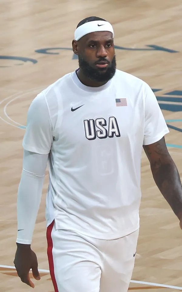 LeBron James, nuevo jugador de los Sixers, con la selección de Estados Unidos en los Juegos Olímpicos de París 2024