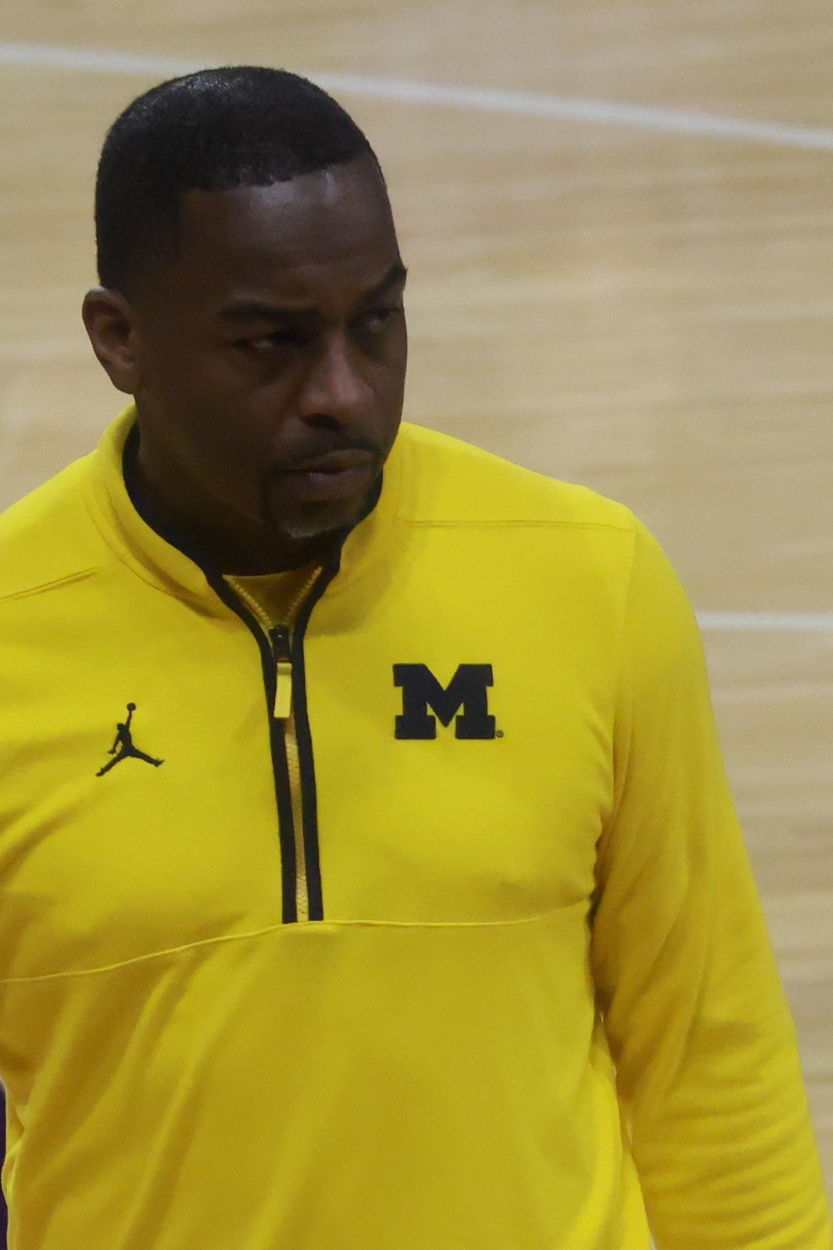 Mike Boynton, entrenador de Michigan, durante un partido en febrero de 2026