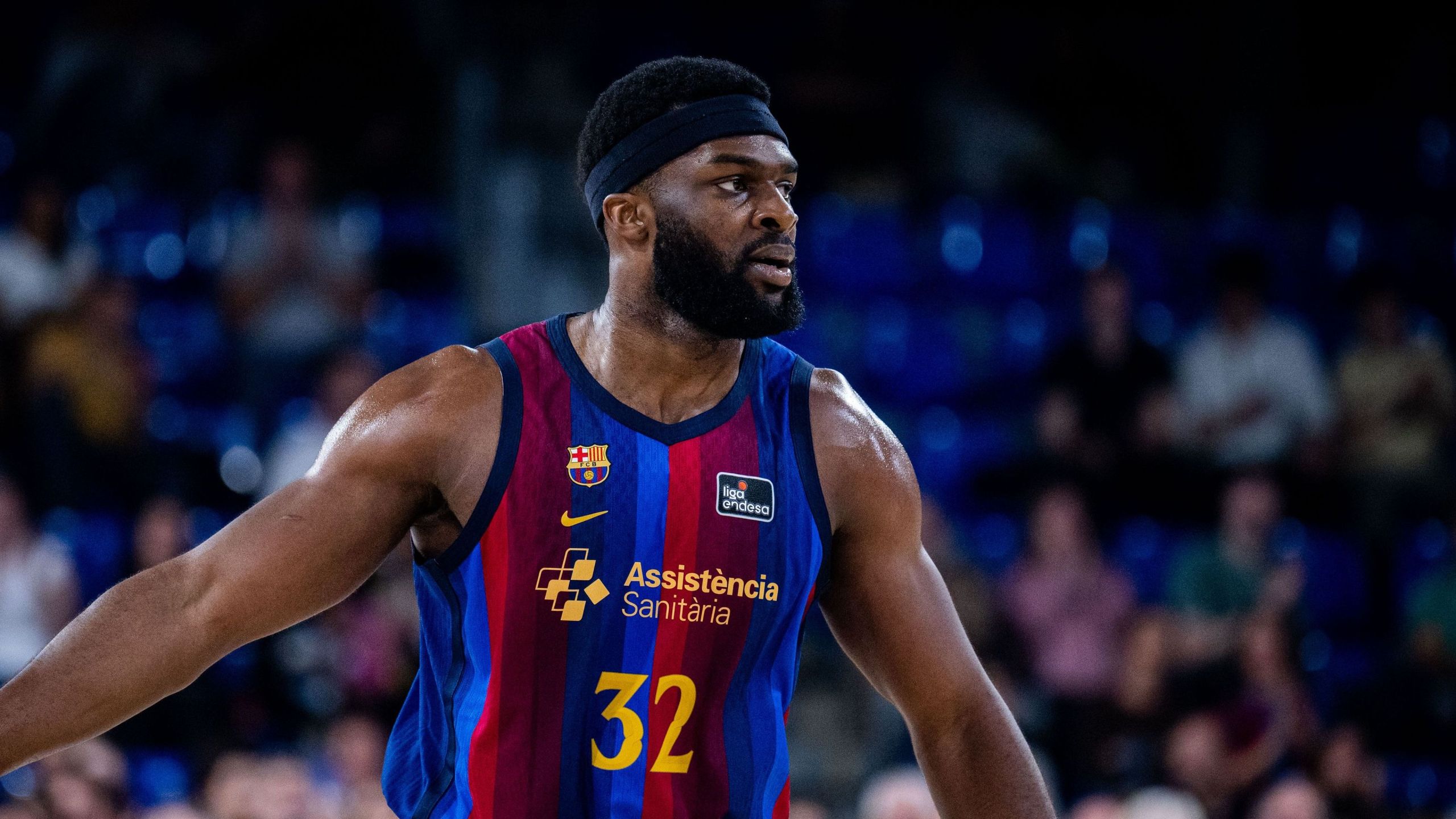 Josh Nebo, pívot del Barça, con el dorsal 32 en el Palau Blaugrana