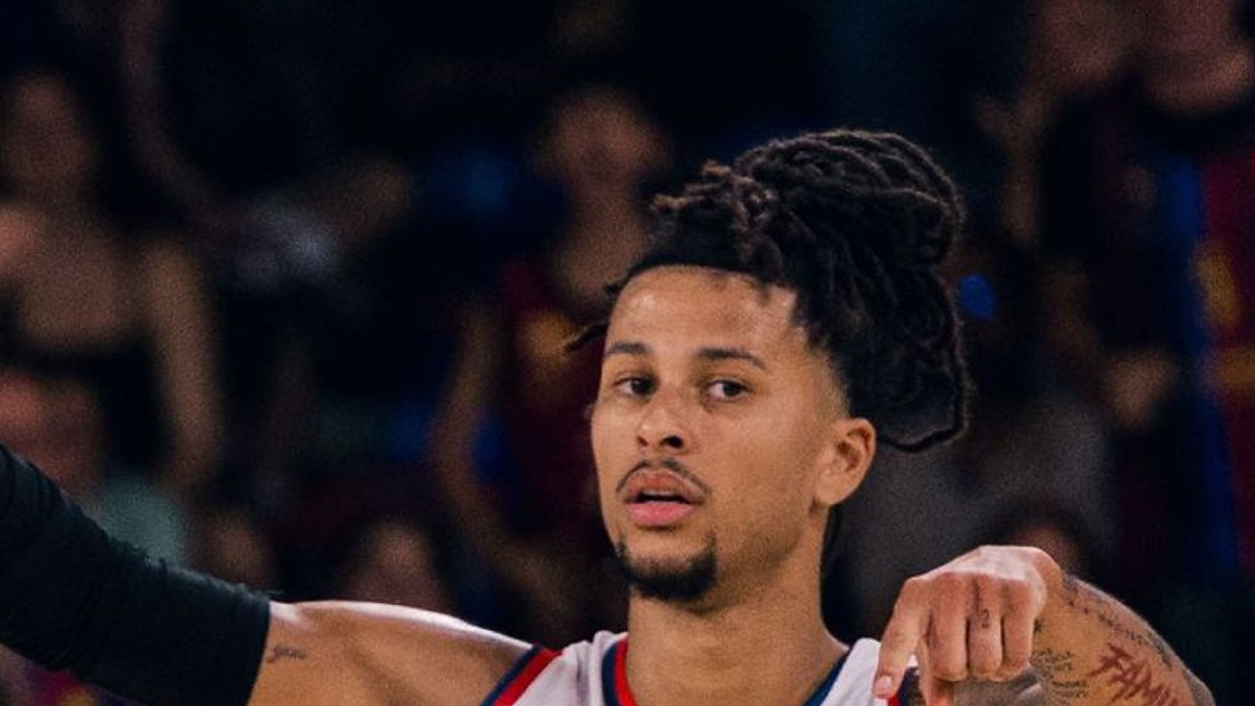 Matthew Strazel, dorsal 32 del Anadolu Efes, en el Barça-Anadolu Efes de la jornada 1 de la Euroliga en el Palau Blaugrana