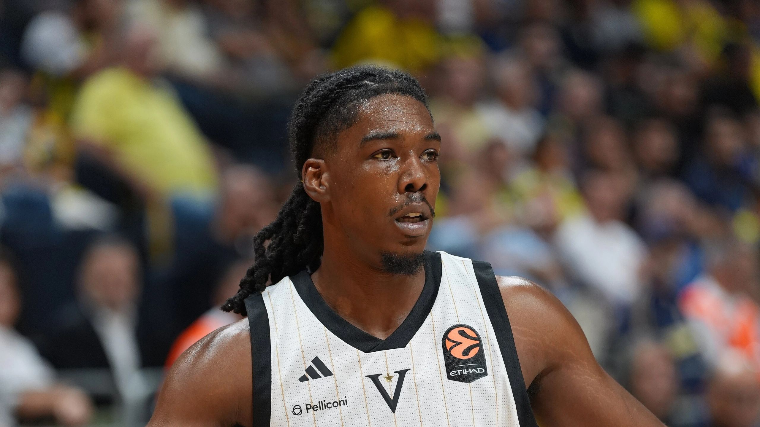 Marcus Carr, dorsal 2 de la Virtus Bolonia, en un partido de la Euroliga 2026-27