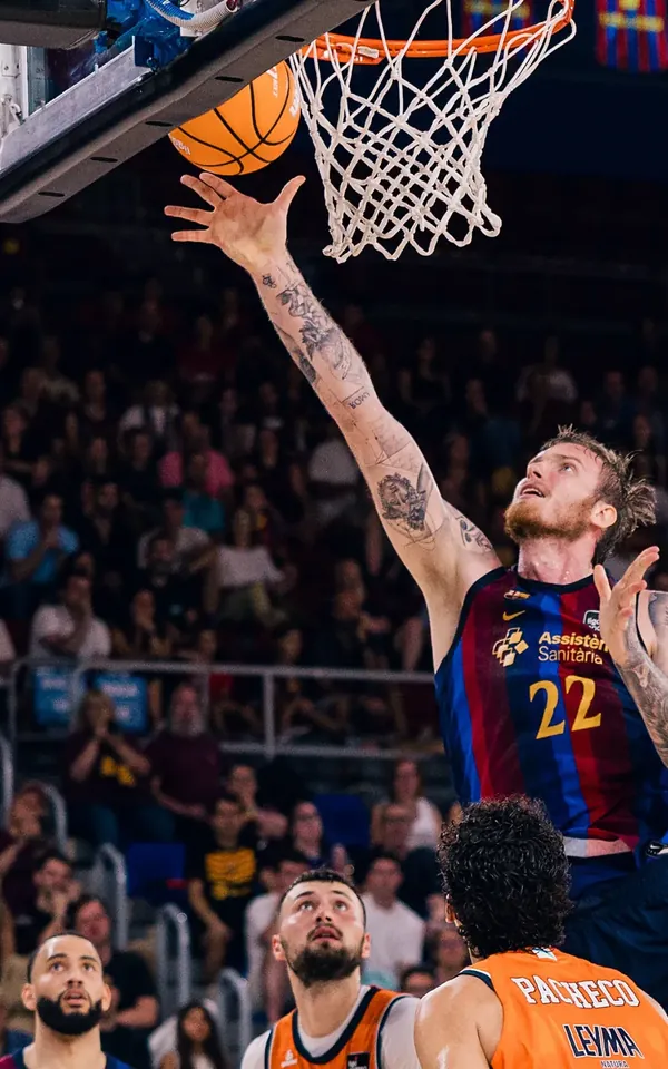 Pívots libres Barça: Olek Balcerowski anota ante el Leyma Coruña en la jornada 1