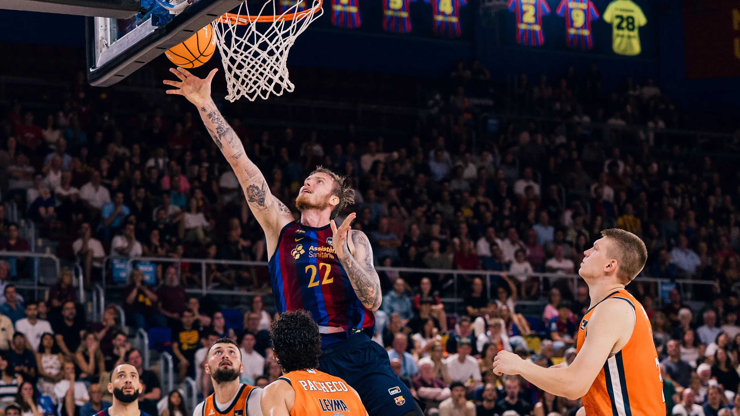 Pívots libres Barça: Olek Balcerowski anota ante el Leyma Coruña en la jornada 1