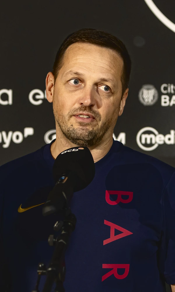 Aleksander Sekulić, entrenador del Barça, atiende a los medios en la Supercopa Endesa de Badalona