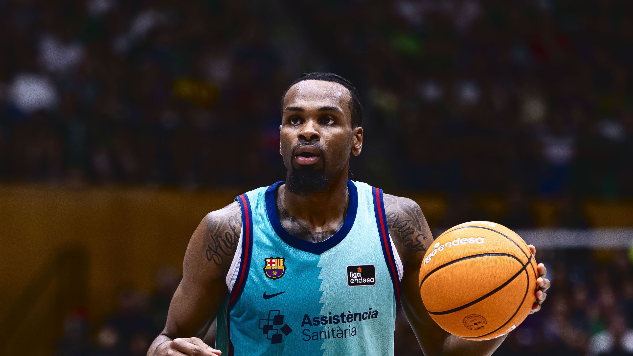 Kevin Punter, dorsal 0 del Barça, con el balón en la Supercopa Endesa 2026 en Badalona