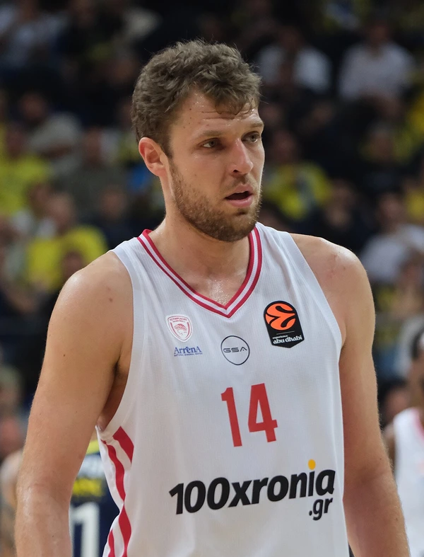 Sasha Vezenkov, con la camiseta del Olympiacos, en un partido de la Euroliga en enero de 2026