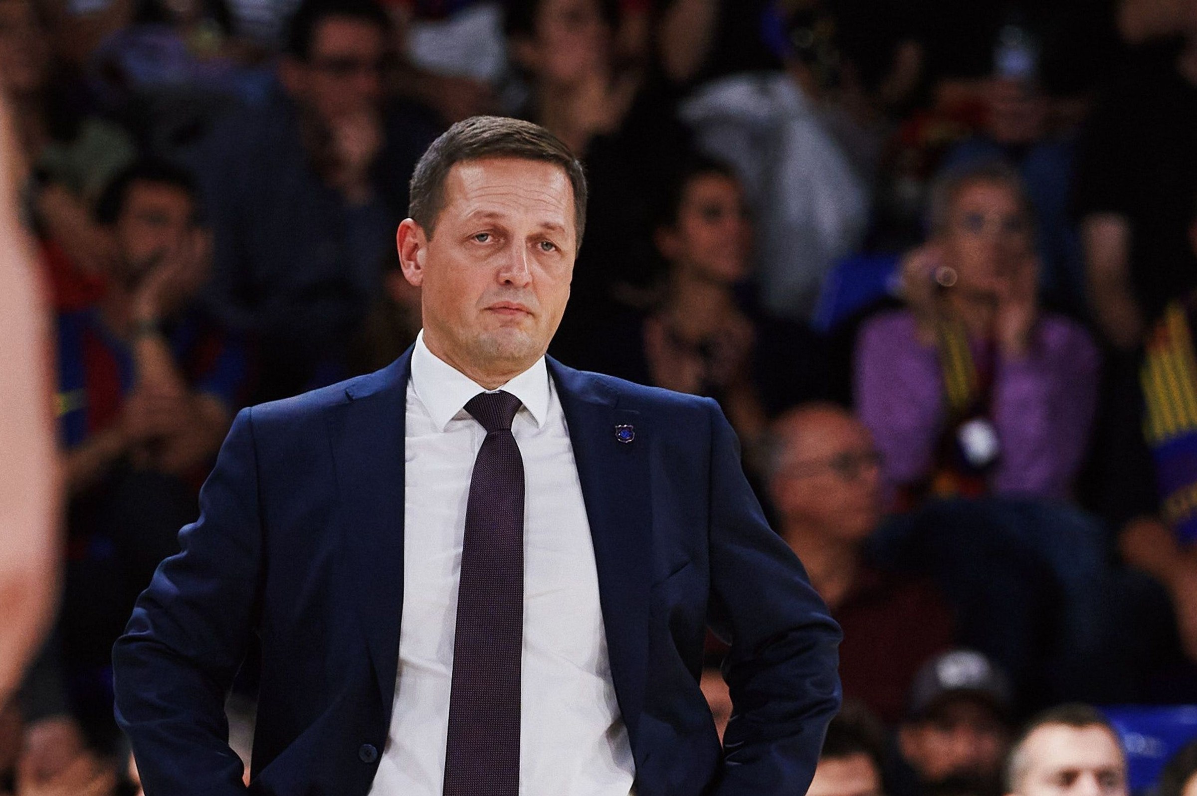 Aleksander Sekulić, entrenador del Barça, sigue el partido ante el Valencia Basket en el Palau, en la jornada 9 de la Euroliga
