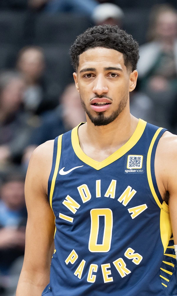 Tyrese Haliburton, con la camiseta de los Indiana Pacers y el dorsal 0, en un partido de 2025 en Washington