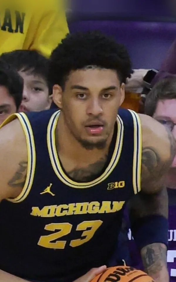 Yaxel Lendeborg, alero de los Warriors, con Michigan en febrero de 2026